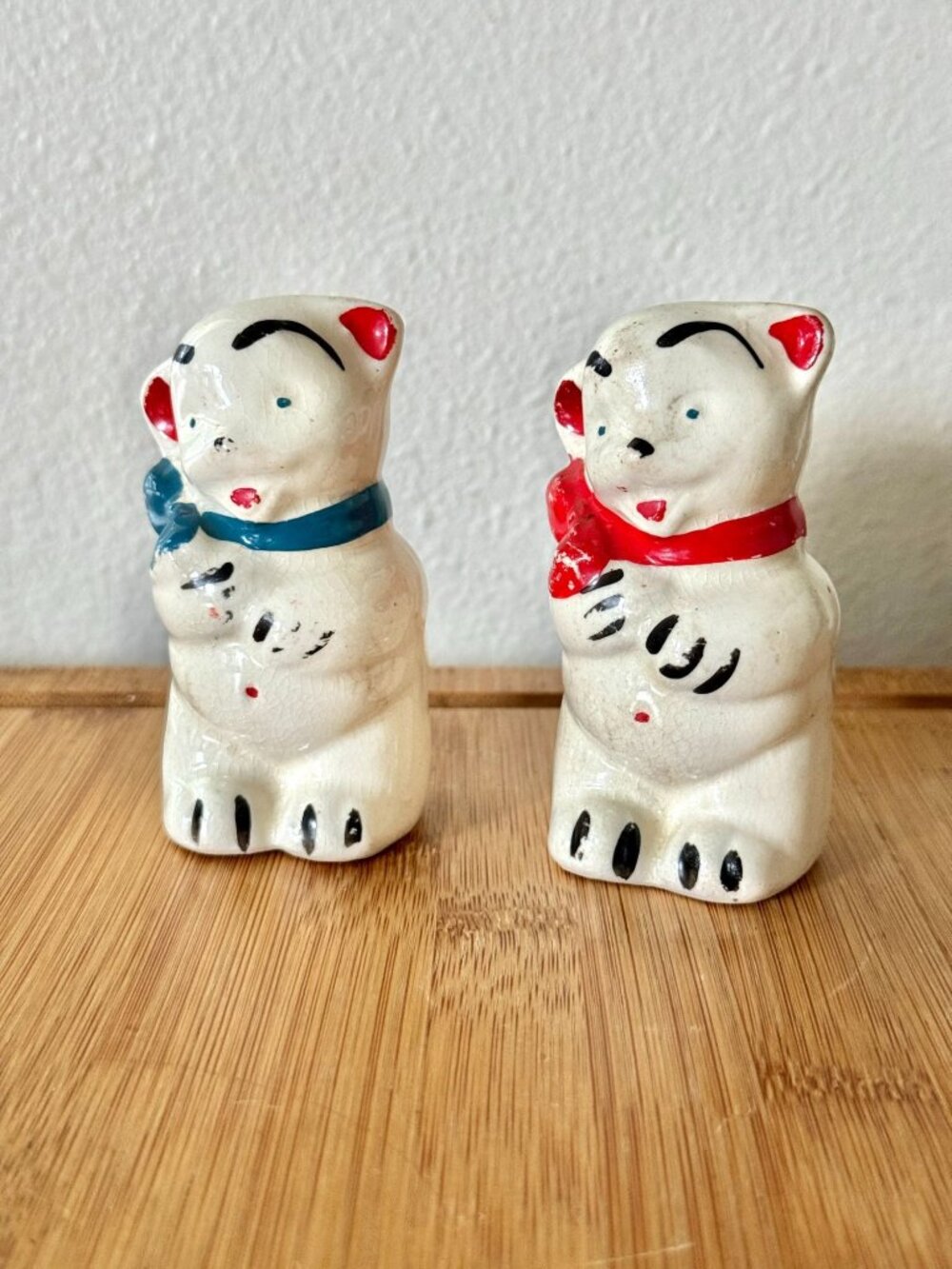 Vintage 1950s Salt And Pepper Shakers of Bears / Vintage S P